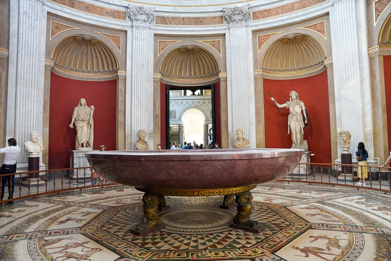 Hayley Kinsey Vatican Museums round room